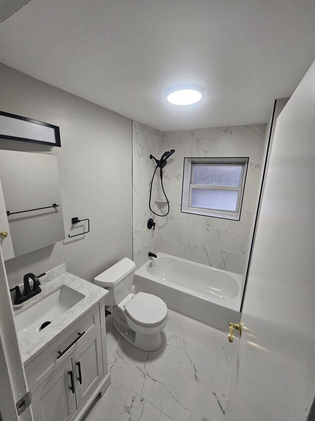 Building Photo - Renovated 1 bed/1 bath in Brighton