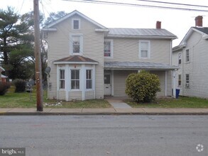 Building Photo - 207 Cloud St