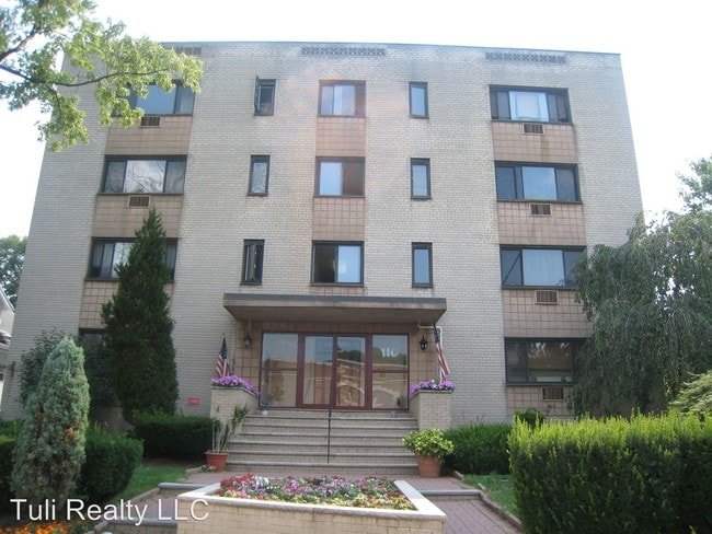 Building Photo - 116 Irvington Ave