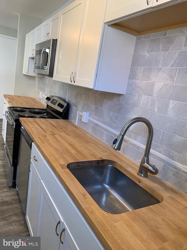 159 Main St Unit 8, Royersford, PA 19468 Room for Rent in Royersford