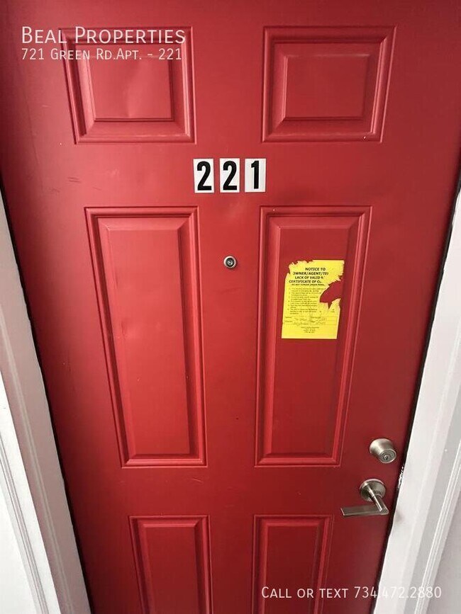 Foto del edificio - 721 Green Rd