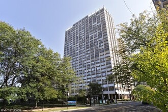 Building Photo - 6171 N Sheridan Rd