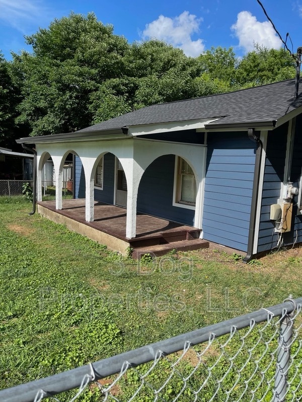 Foto del edificio - 4038 Denham Rd