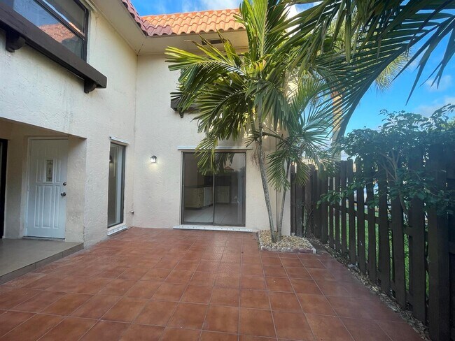 Foto del edificio - 6304 Seven Springs Blvd