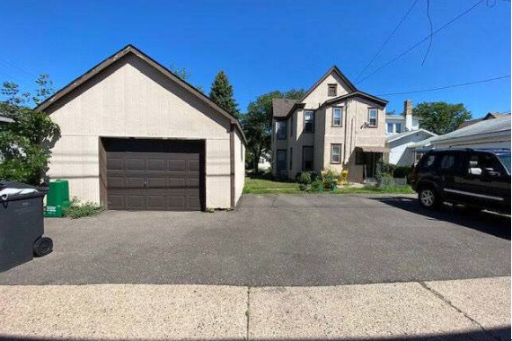 Building Photo - 634 19th Ave NE