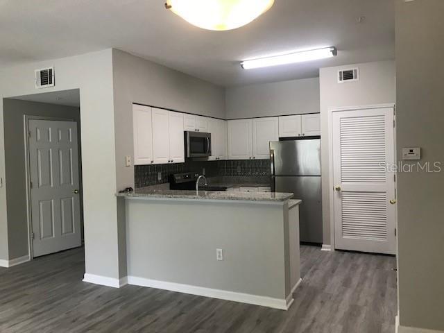 Foto del edificio - 599 Campus St