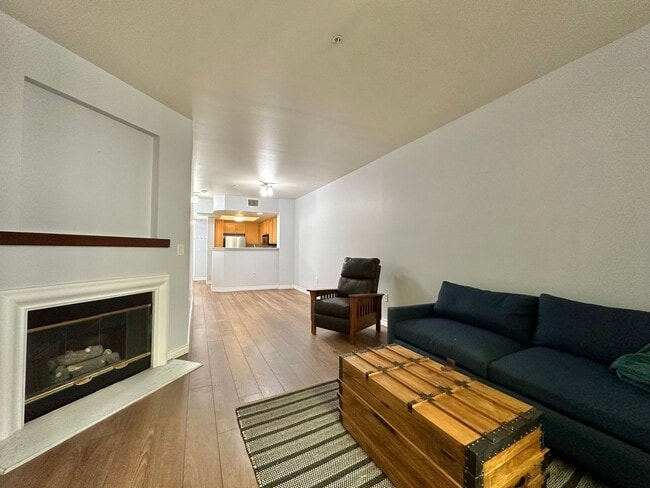 Building Photo - Beautiful Laurel Bay Condo Across from Balboa Park