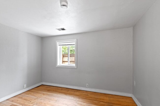 Photo - 840 North St Apartment