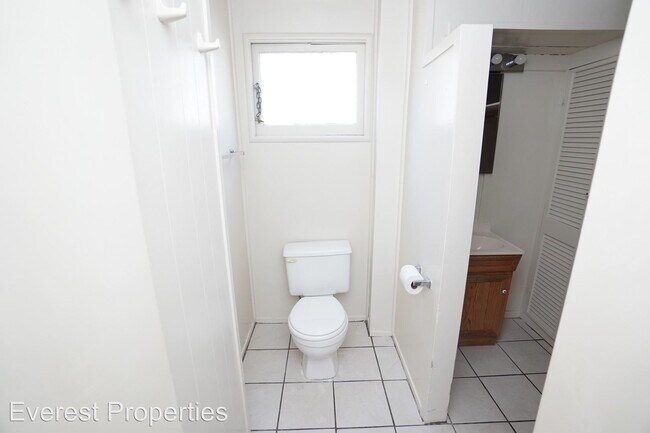 Building Photo - 2545 Benvenue Ave