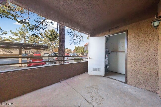 Building Photo - 2200 S Fort Apache Rd