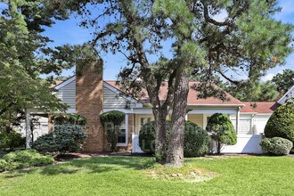 Building Photo - 517A Cheshire Ct