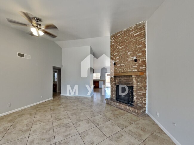Building Photo - 8753 W. Hazelwood Street