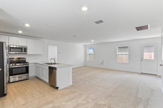 Building Photo - 252 Sambre St