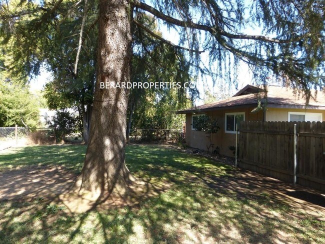Building Photo - 3810 65th St Apt# 3810