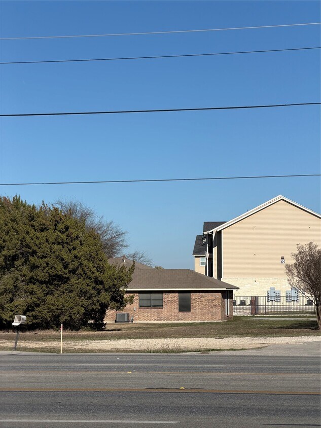 Foto del edificio - 1731 TX-46