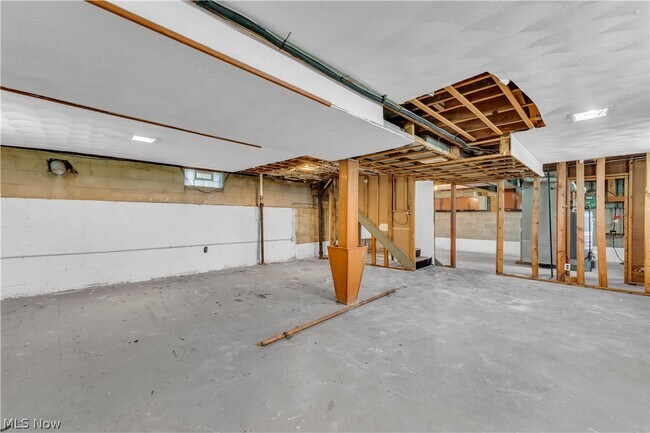 Foto del edificio - 16605 Glenpark Ave
