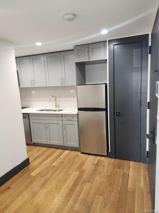 Building Photo - 1130 39th St