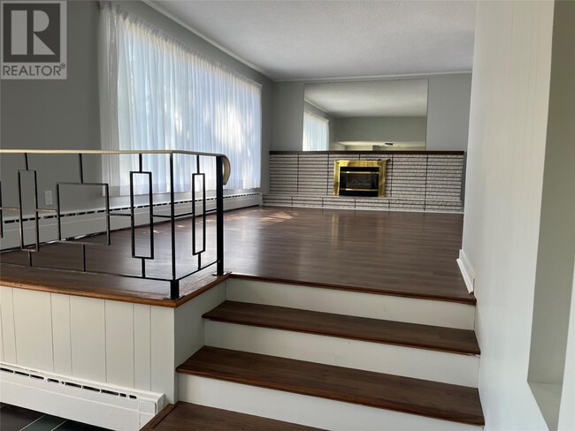 Building Photo - 37 Warren Pl