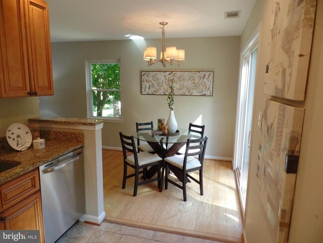 Foto del edificio - 2018 Griffith Rd