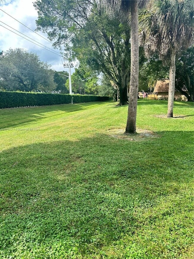 Foto del edificio - 9156 SW 23rd St