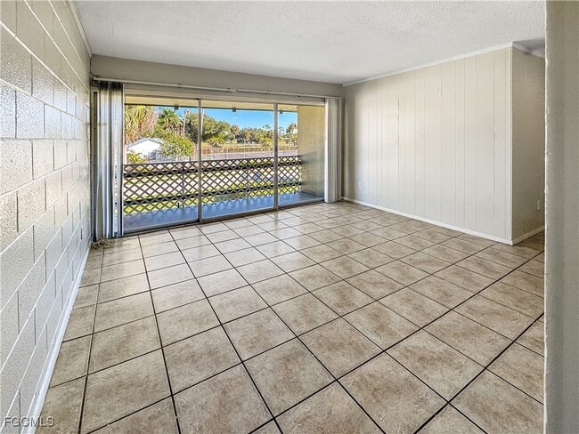 Foto del edificio - 1852 Golf View Ave