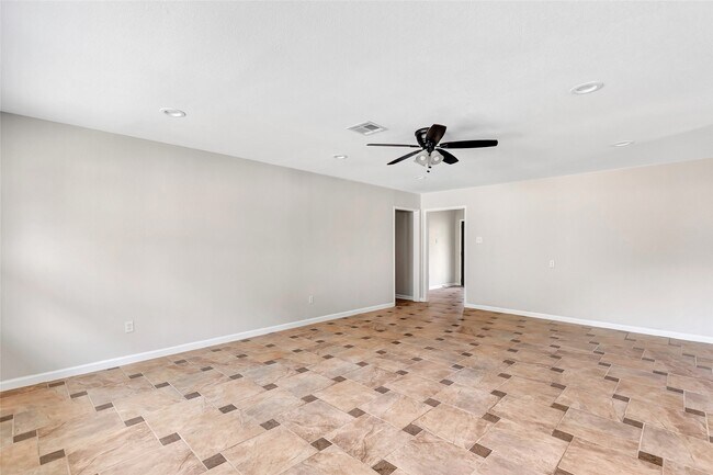 Foto del edificio - 1038 Cottage Oak Ln