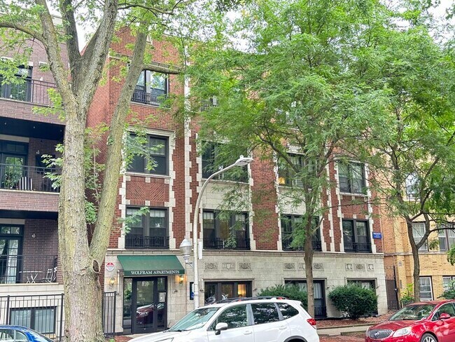 Building Photo - 840 W Wolfram St