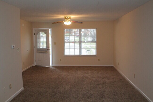 Building Photo - 213-215 Homestead Dr