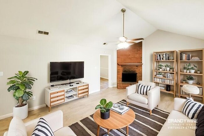 Foto del edificio - 4702 Crestfield Rd
