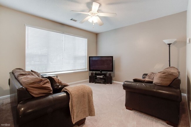 Foto del edificio - 126 Odyssey Turn NW