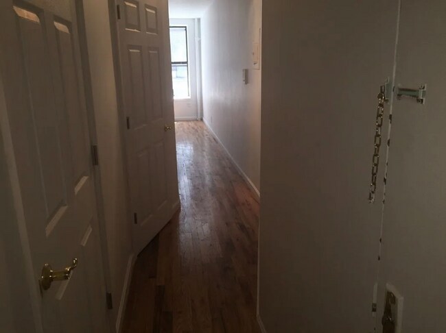 Foto del edificio - 447 W 37th St