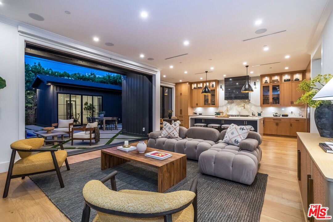 Foto principal - 100 S Crescent Heights Blvd