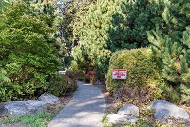 Foto del edificio - 1182 Hughes Ave