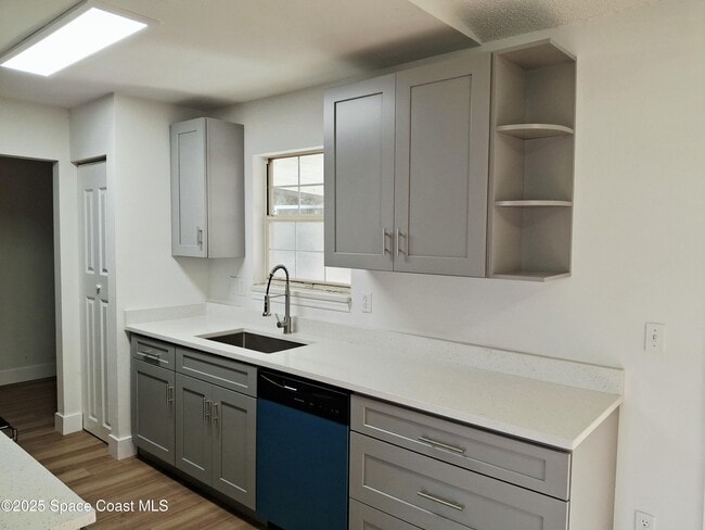 Building Photo - 6410 Lookout Dr