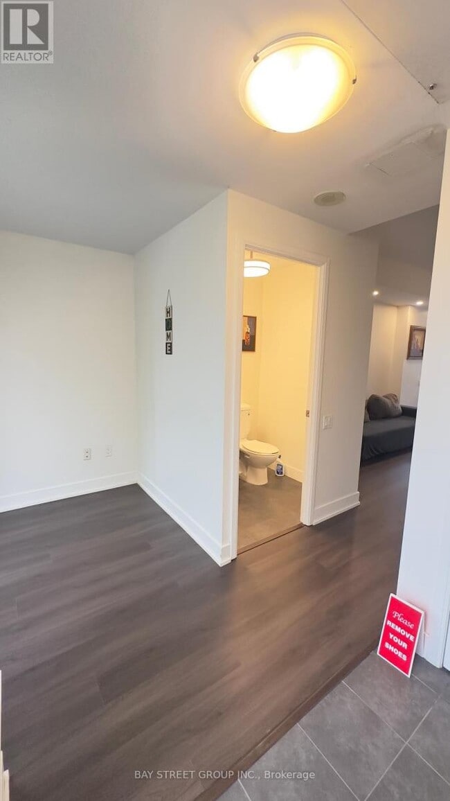 Photo du bâtiment - 23-TH23 Sheppard Ave E
