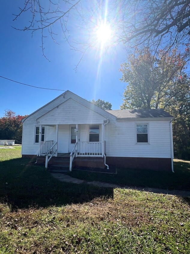 Foto principal - 2 Bedroom Home in Amherst County