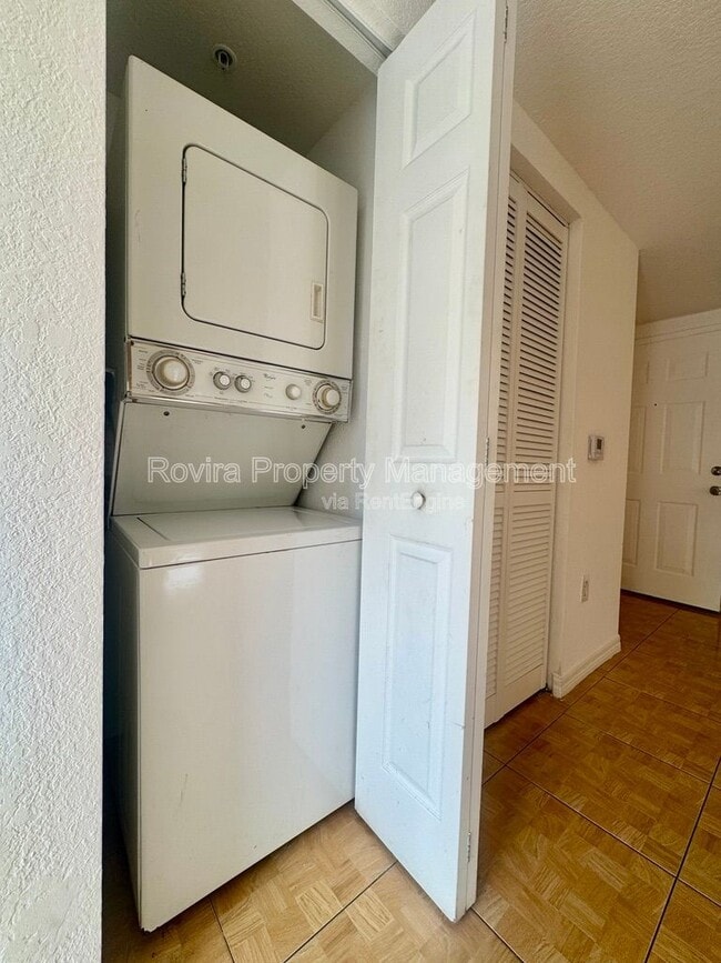 Photo - 498 SW 6th St Apartment