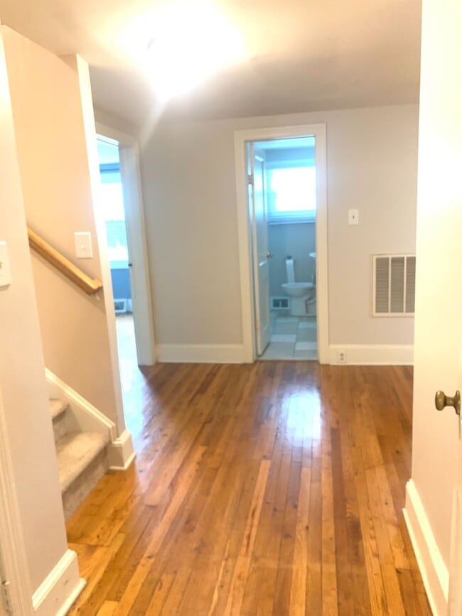 Building Photo - 4 bedroom single-family house near Cameron...
