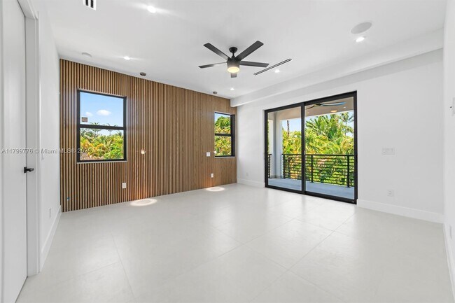 Foto del edificio - 1320 NE 16th Ave