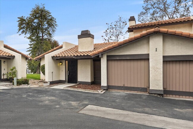Foto del edificio - Beautiful 2-Bedroom Condo in Bakersfield, CA