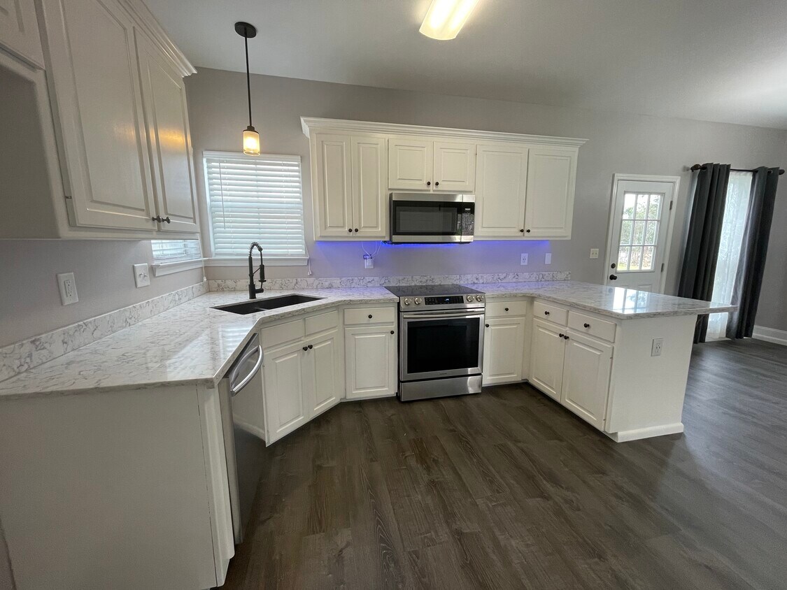 18438 Perkins Oak Rd, Prairieville, LA 70769 House Rental in