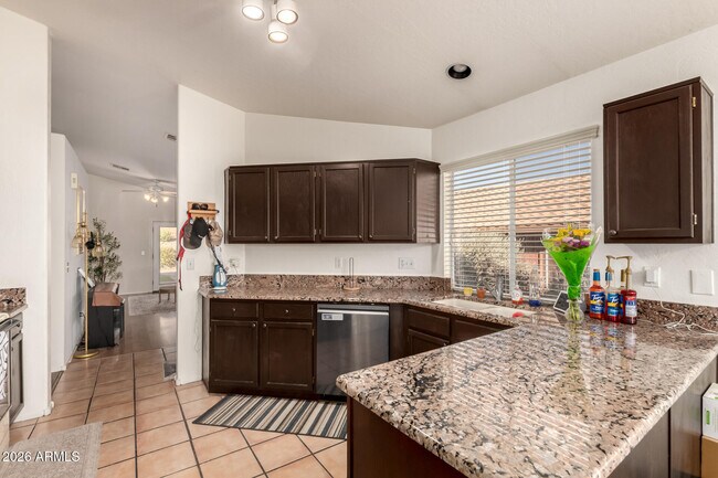 Foto del edificio - 2032 E Windsong Dr