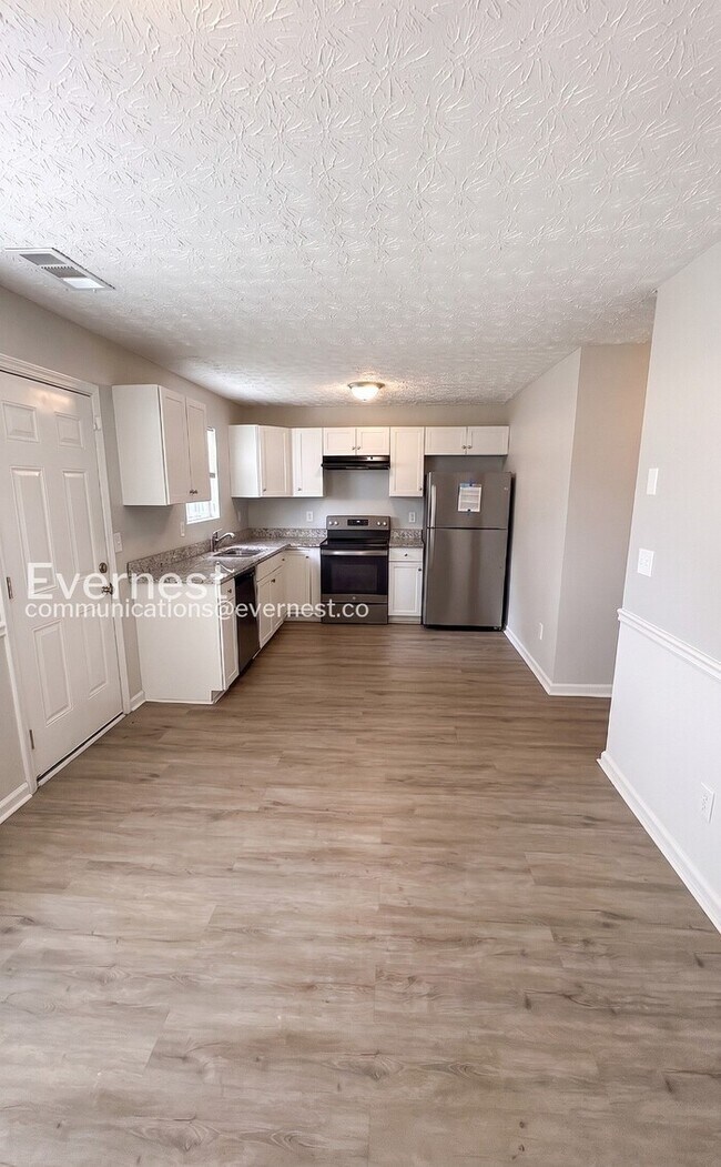 Foto del edificio - Limited Time Special Offer / 3 Bed & 2.5 Bath House in Jonesboro / Pet-Friendly / Section 8 Accep...