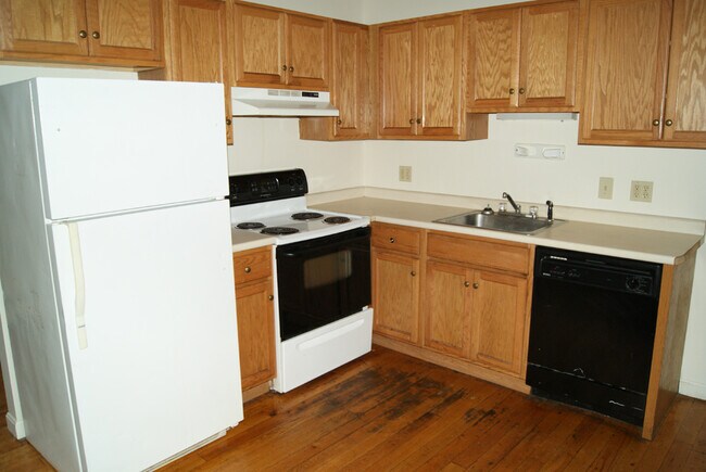 Kitchen - 135 Main St