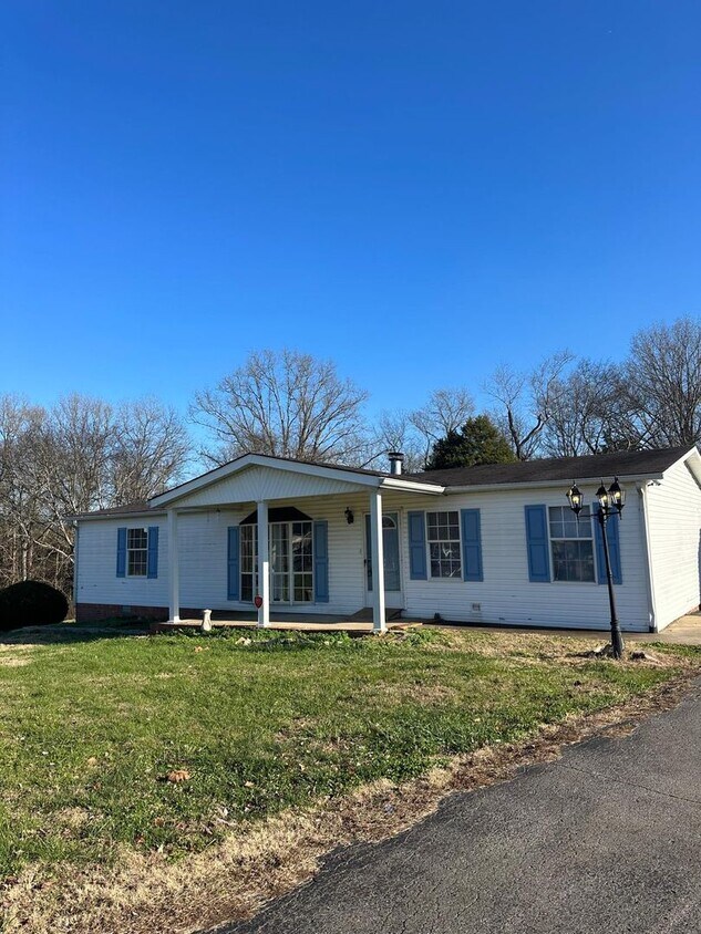 Primary Photo - Murfreesboro Home on 2 acres with workshops. 3/2