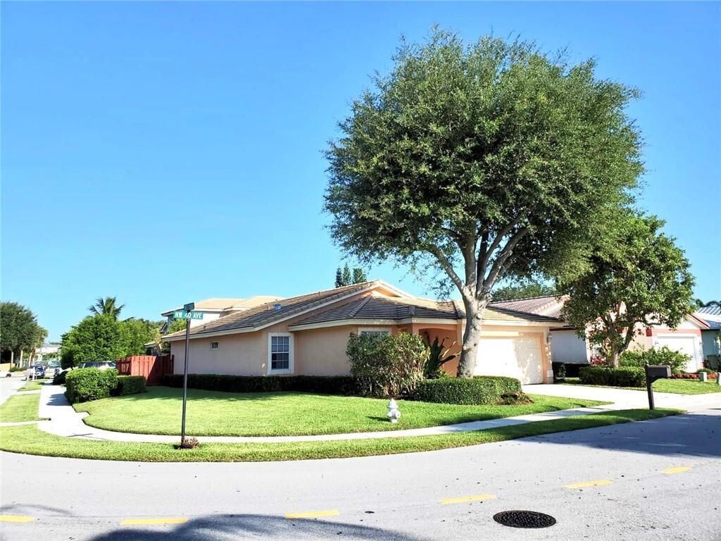 Primary Photo - 210 NW 40th Ave