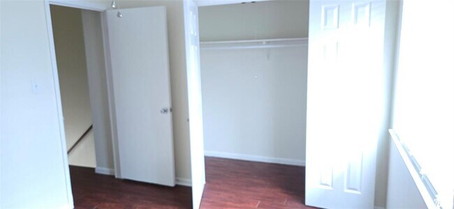 Foto del edificio - 8811 Dawnridge Cir
