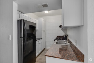 1BR, 1BA - 650SF - Kitchen - Radius Apartments