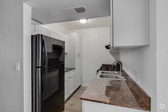 1BR, 1BA - 650SF - Kitchen - Radius Apartments