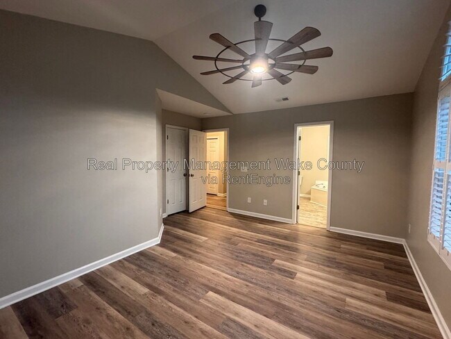Foto del edificio - 4021 Wellington Ridge Loop
